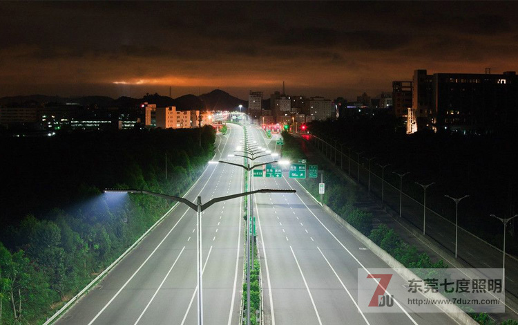 丝瓜视频免费在线观看照明6米-12米的常规道路灯
